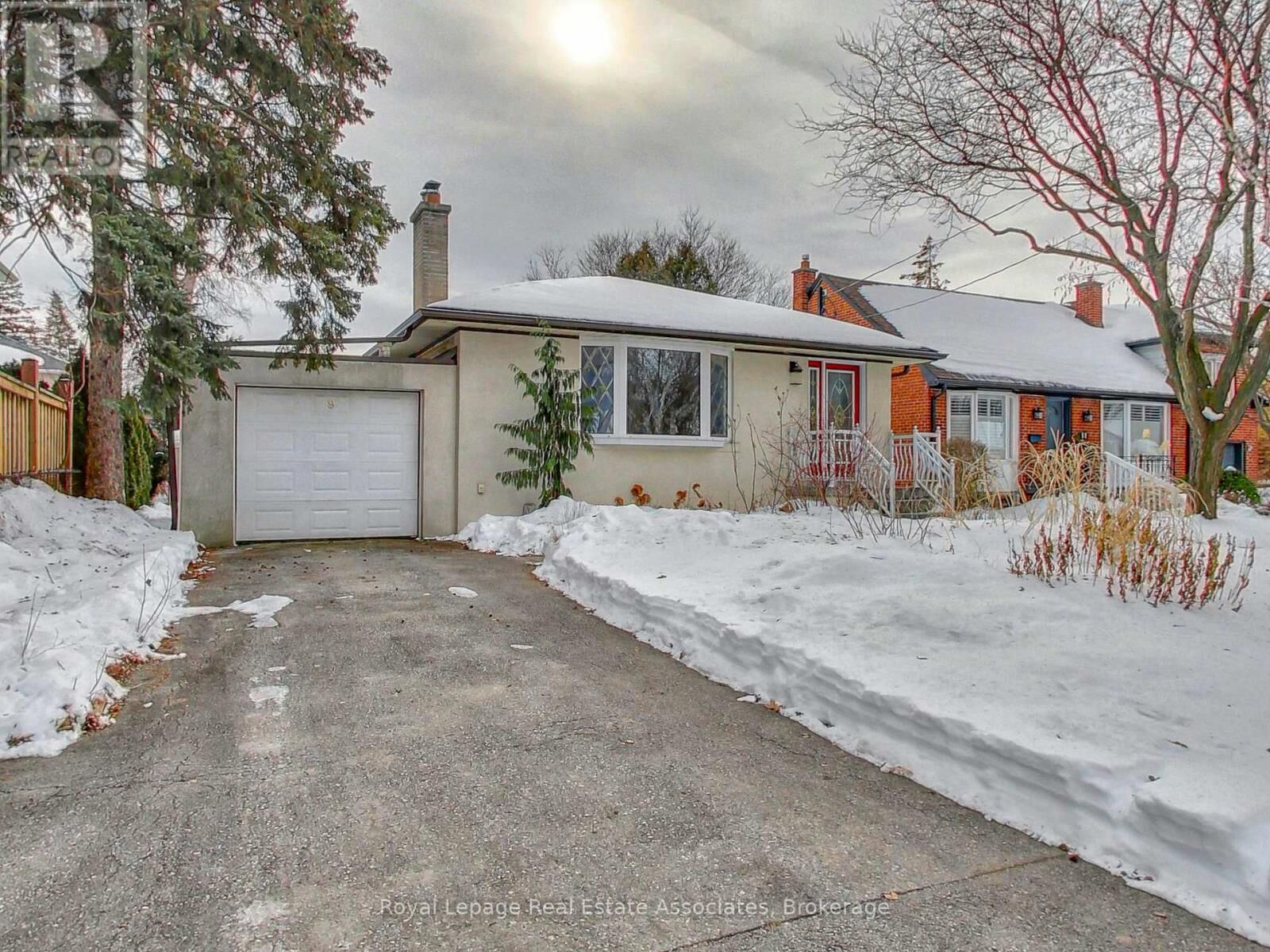 Property Photo:  9 Beaverbrook Avenue  ON M9B 2M8 