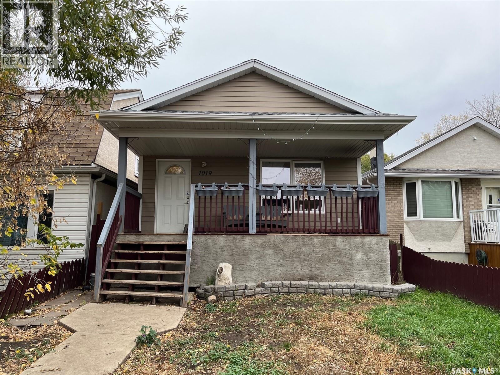 Property Photo:  1019 Rae Street  SK S4T 2B7 