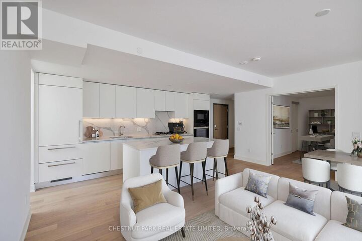 Property Photo: 200 Keewatin Avenue Ph406 ON M4P 1Z8