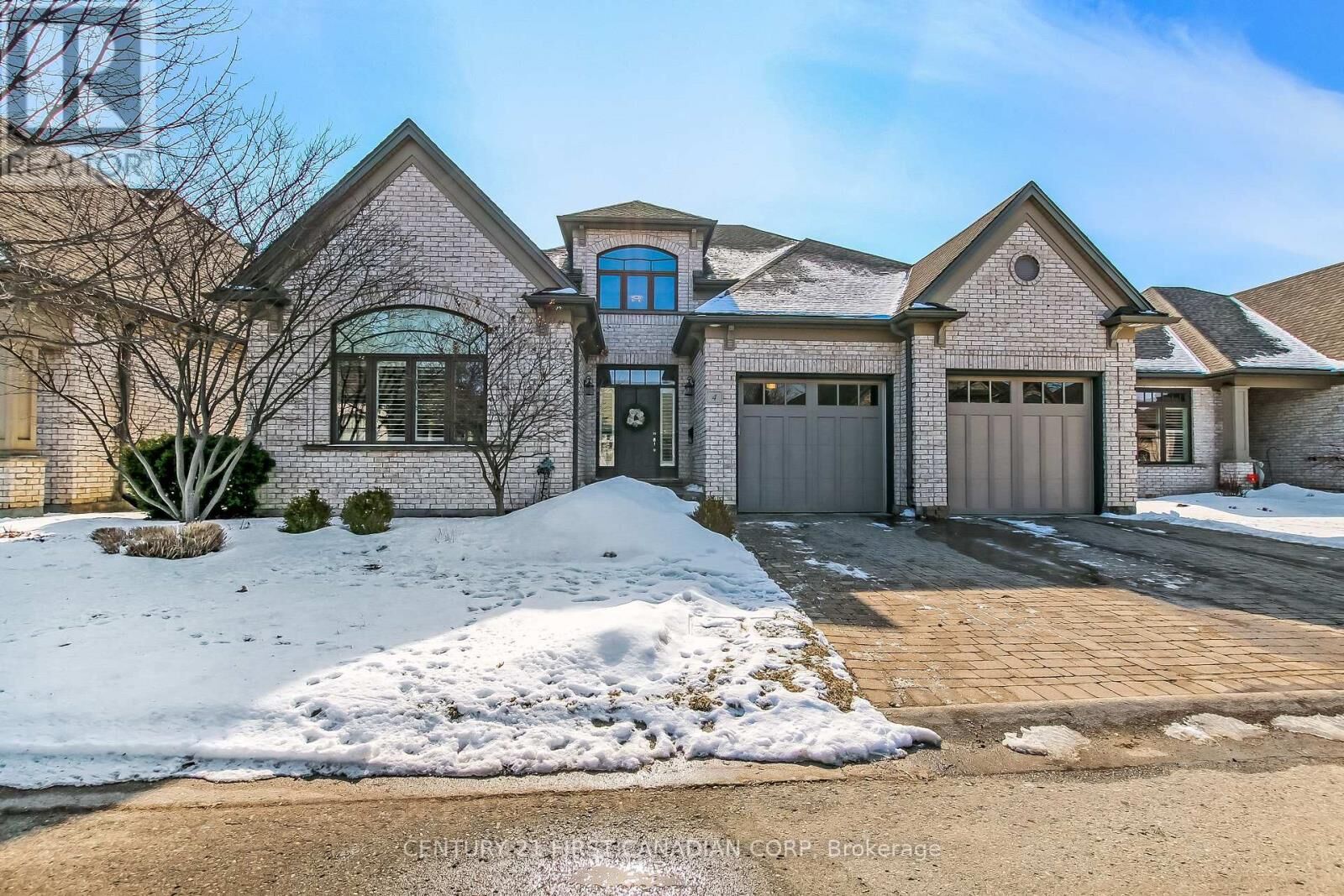 Property Photo:  2014 Valleyrun Boulevard 4  ON N6G 5M8 