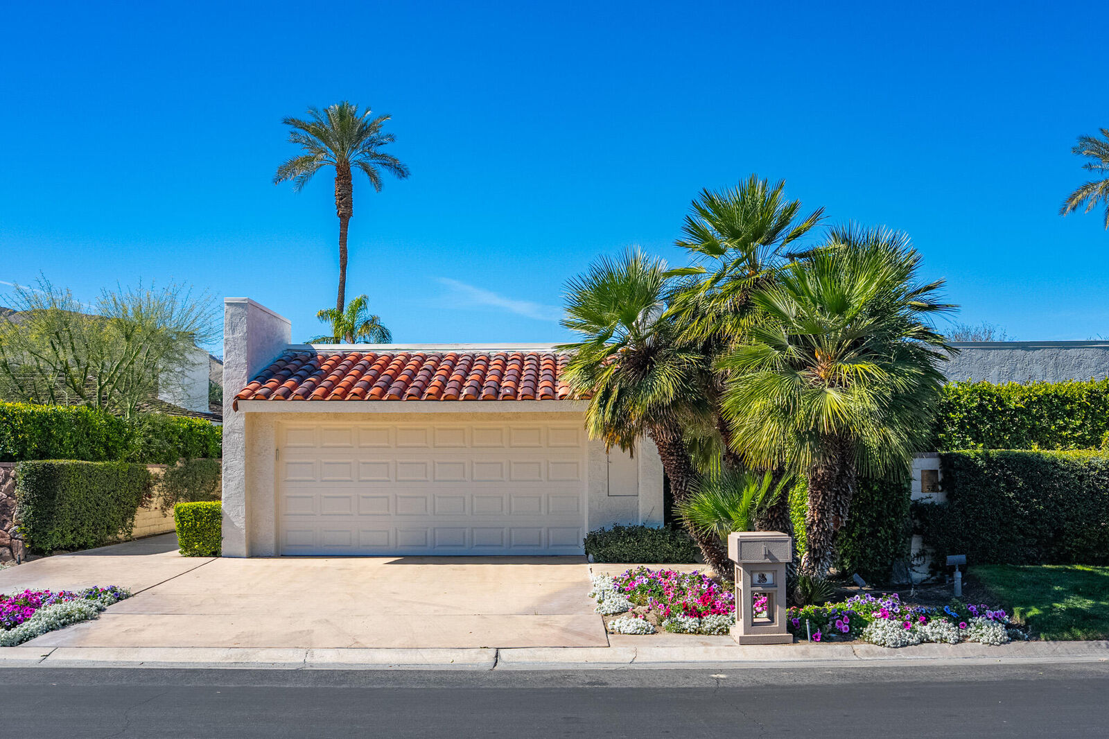 Property Photo: 52 Princeton Drive CA 92270
