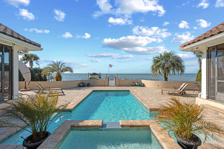 Property Photo:  3228 Bay Estates Drive  FL 32550 