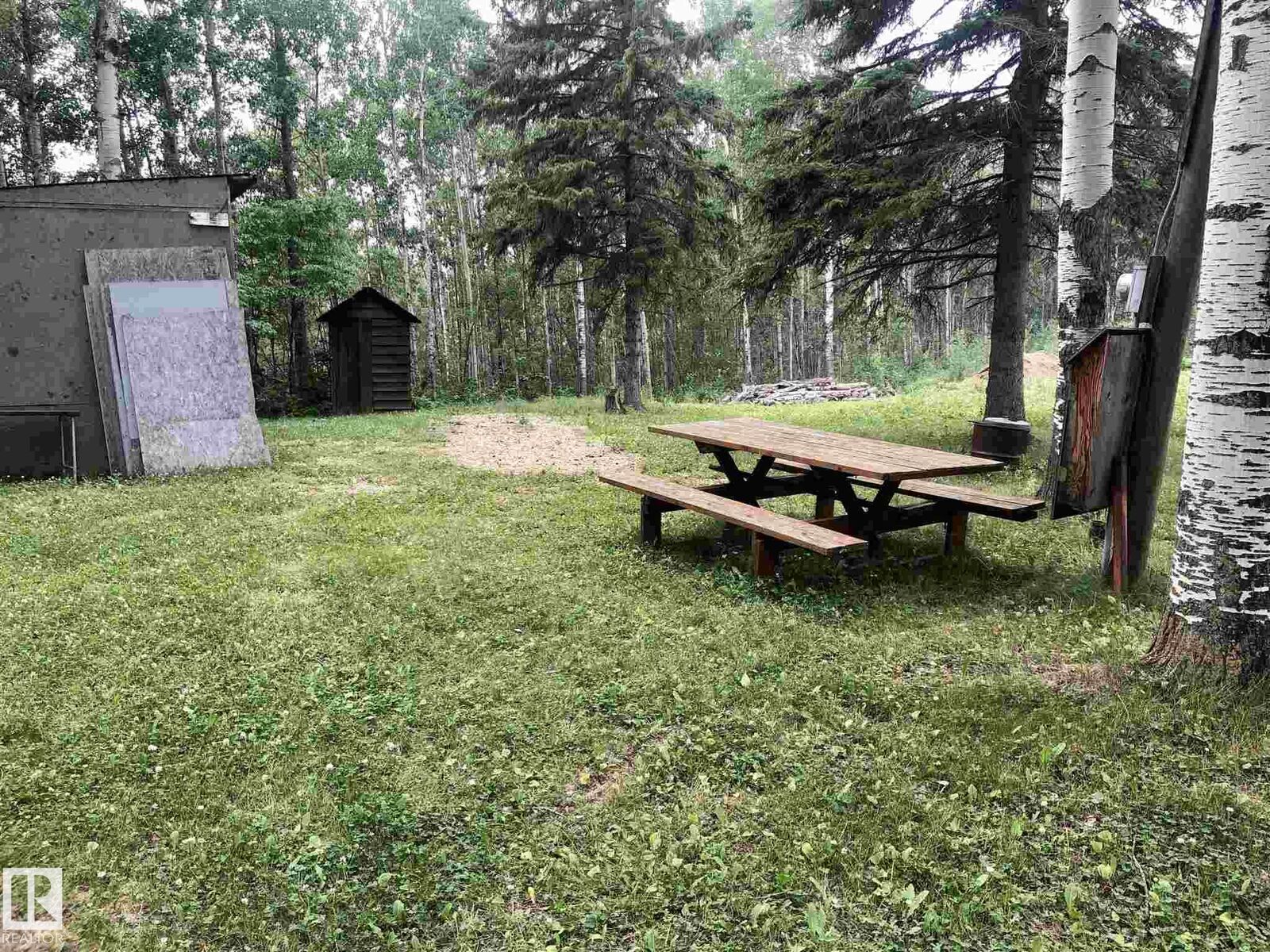 Property Photo:  614 6 Street  AB T0C 2V0 