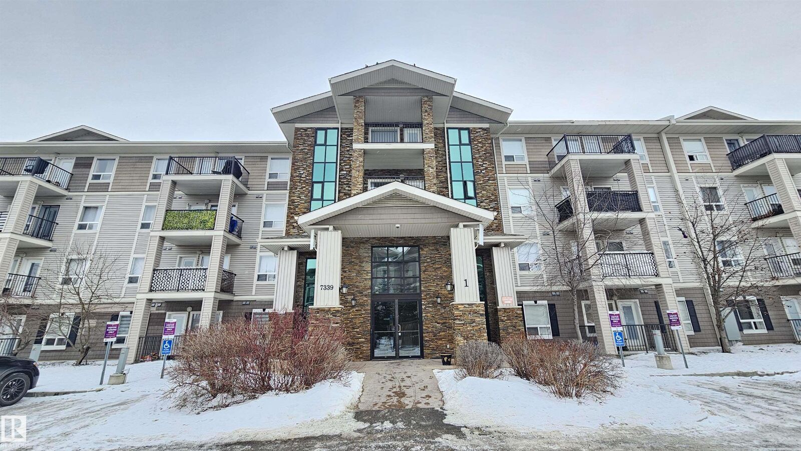 Property Photo: 7339 South Terwillegar Drive NW 1404 AB T6R 0E1