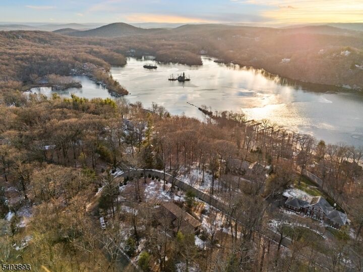 Property Photo:  8 Brush Hill Rd  NJ 07405 