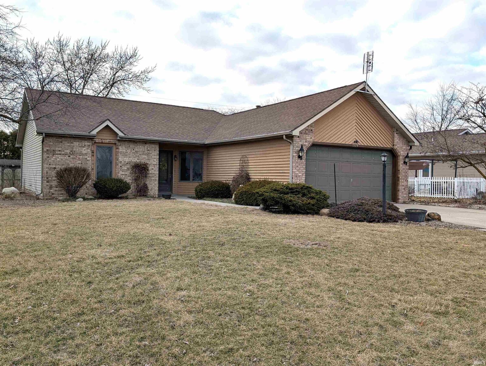 Property Photo:  109 Greenbriar Drive  IN 46714 