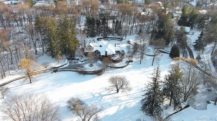 Property Photo:  150 Old Farm Road N  NY 10514 