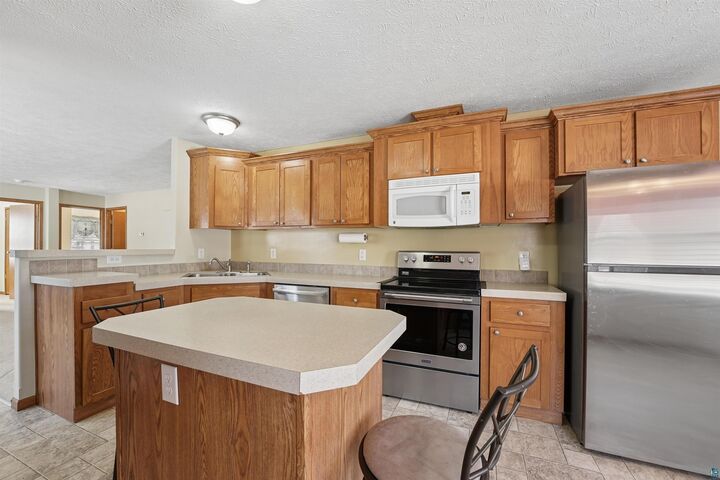 Property Photo:  33 Ivy Dr  MN 55810 