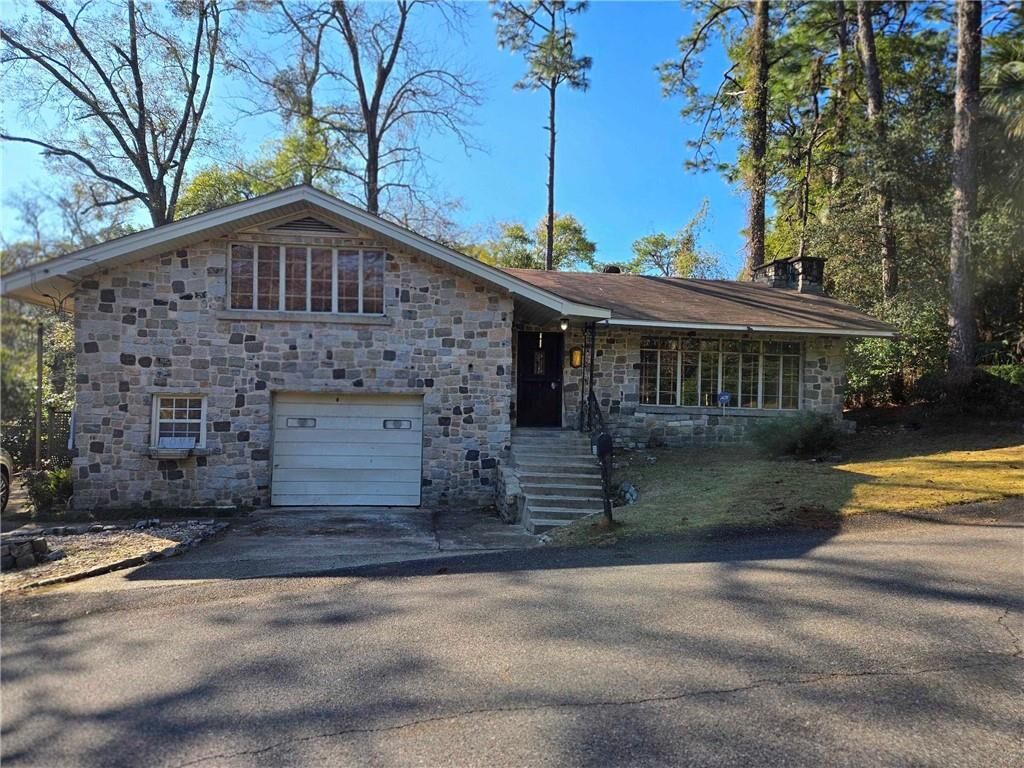 Property Photo: 5231 Colonial Circle AL 36618