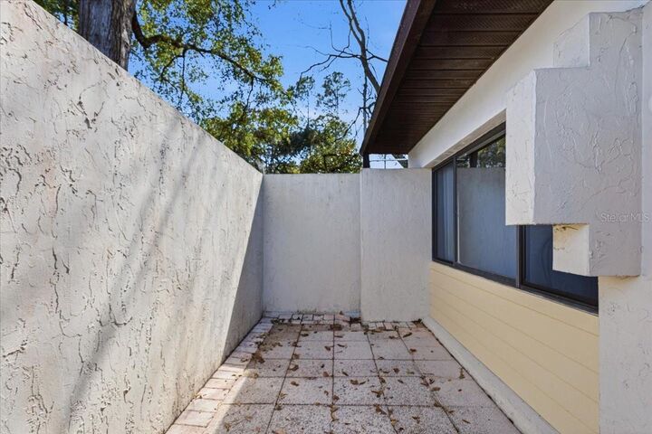 Property Photo: 2508 SW 35th Place D19 FL 32608