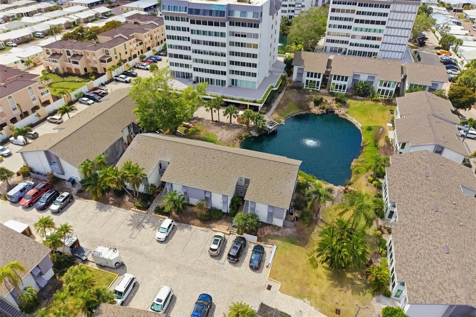 Property Photo: 1169 W Peppertree Drive 118A FL 34242