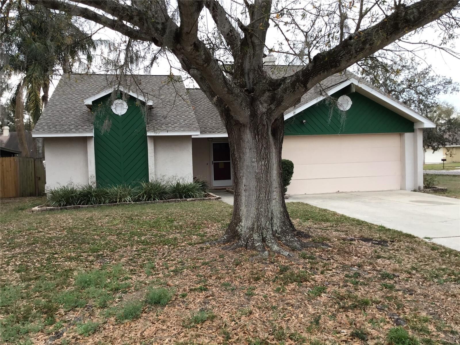 Property Photo:  1418 Cloverfield Drive  FL 33511 