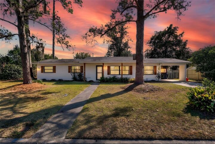 Property Photo:  3321 NW 28th Place  FL 32605 