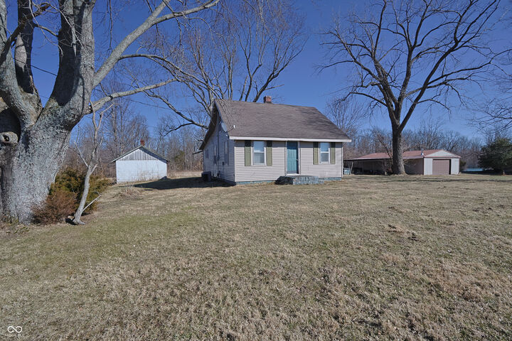 Property Photo: 5107 S 450 E IN 47203