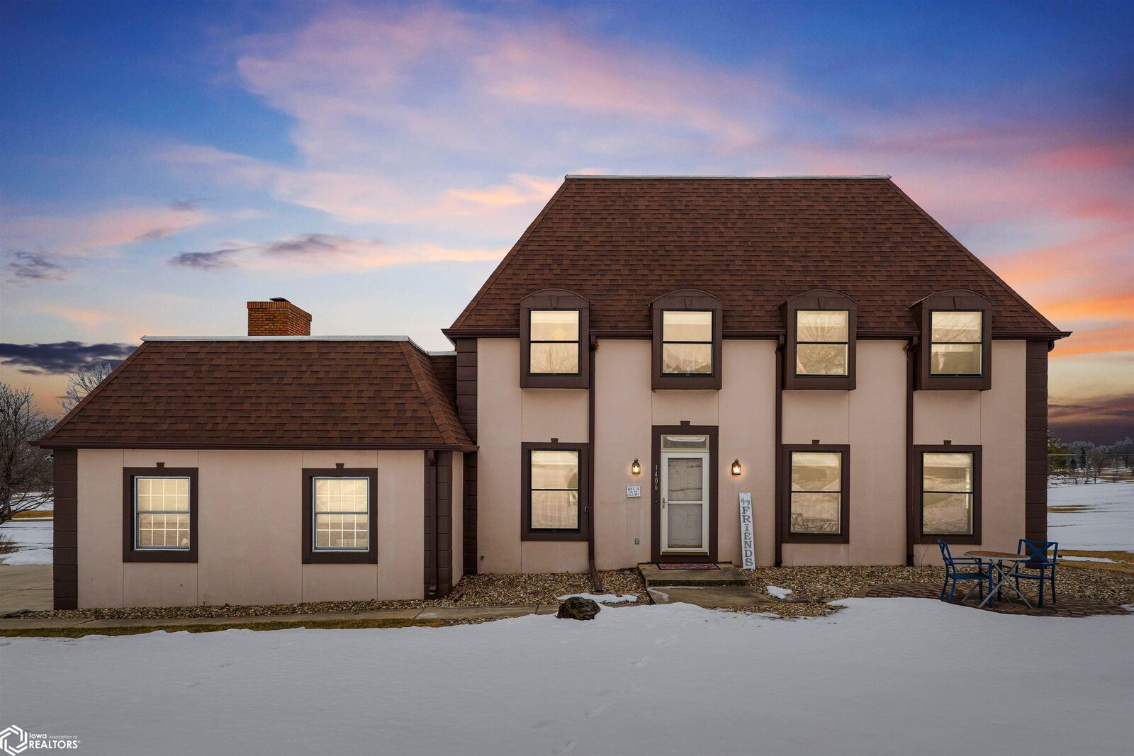 Property Photo:  1406 Fairway Drive  IA 50158 