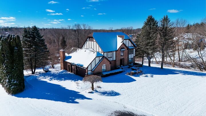 Property Photo:  133 Flumerfelt Lane  MI 48306 