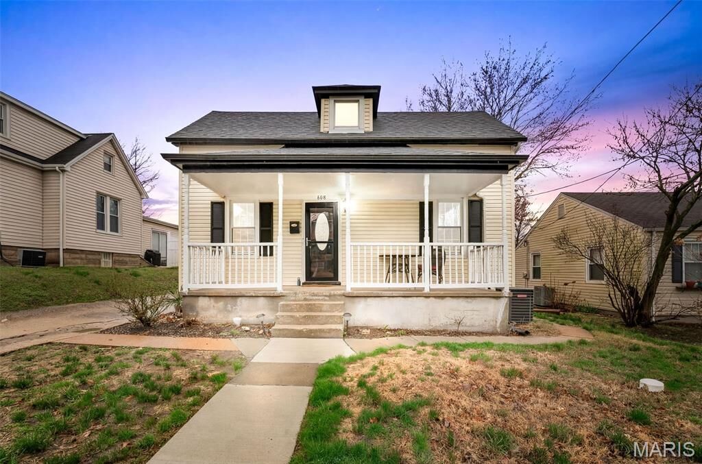 Property Photo:  808 S 6th Street  MO 63301 