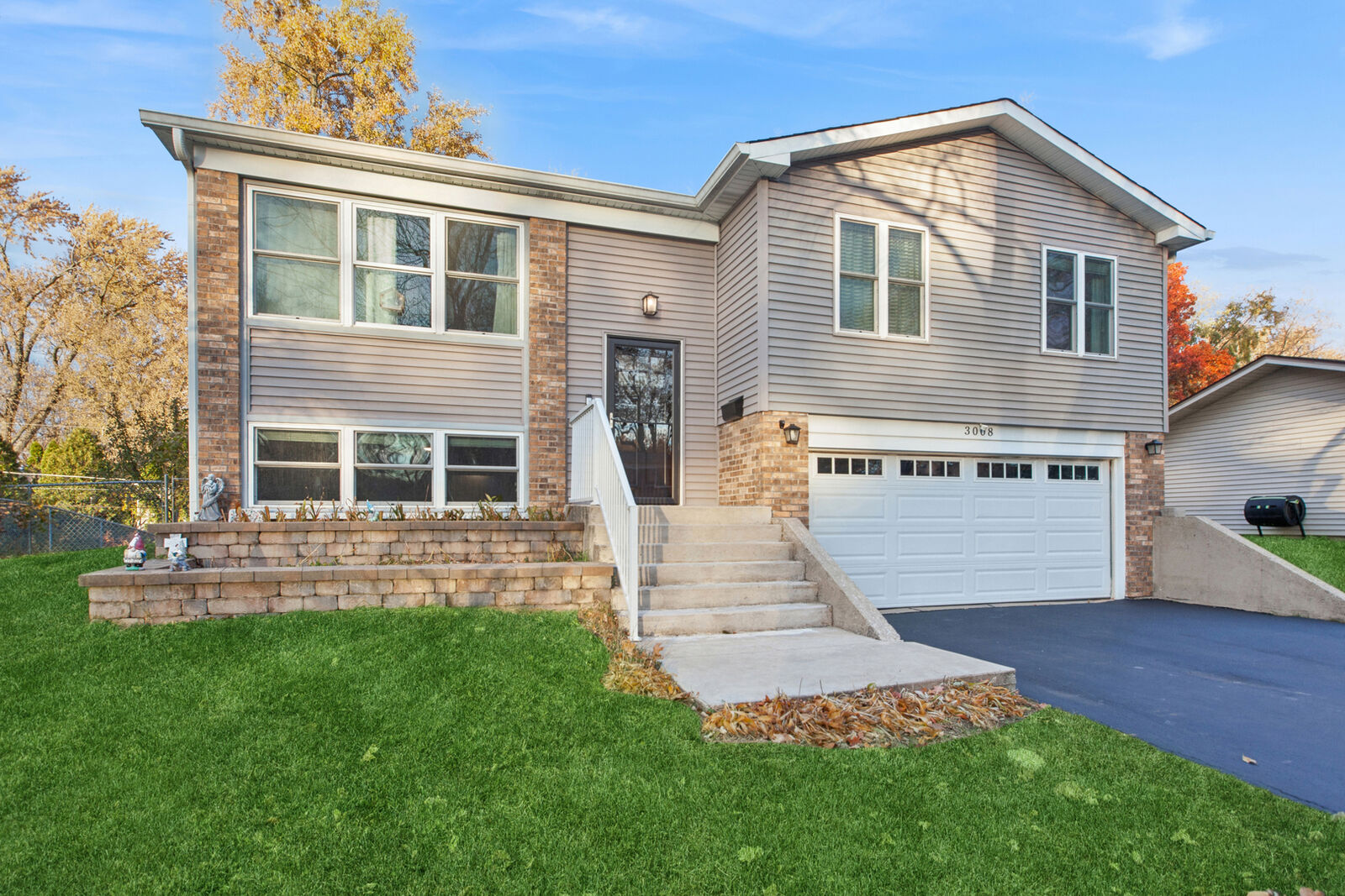 Property Photo:  3008 Scenicwood Lane  IL 60517 