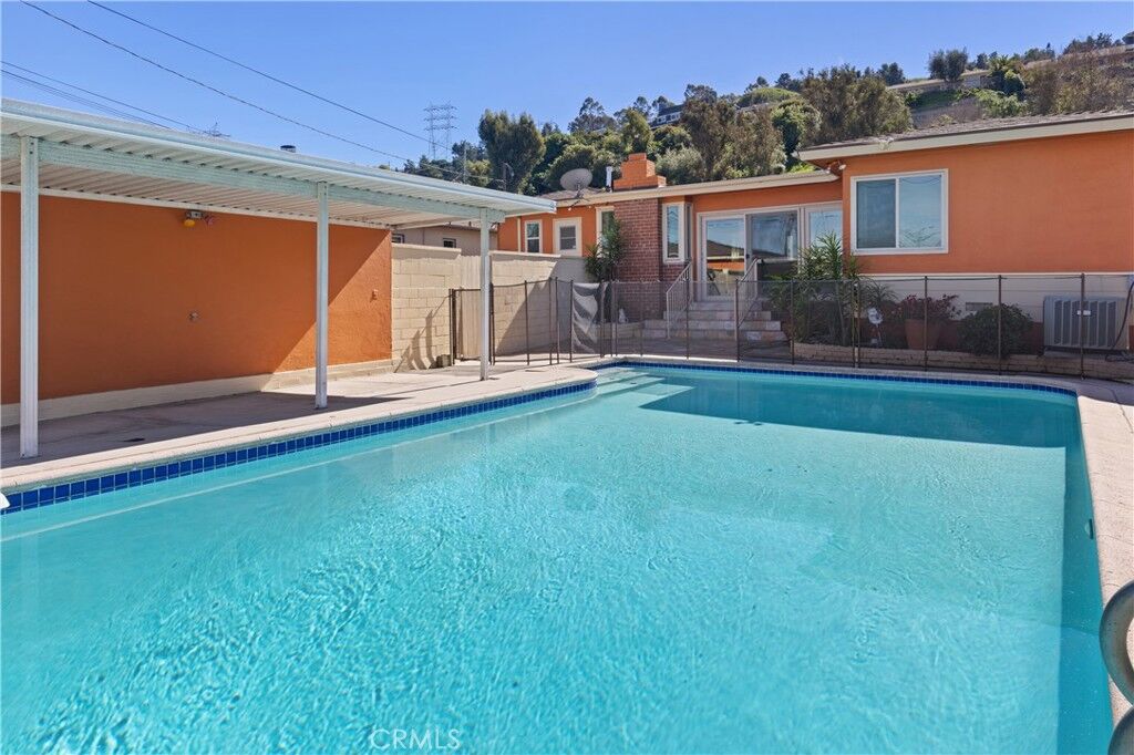 Property Photo:  5629 Brushton  CA 90008 