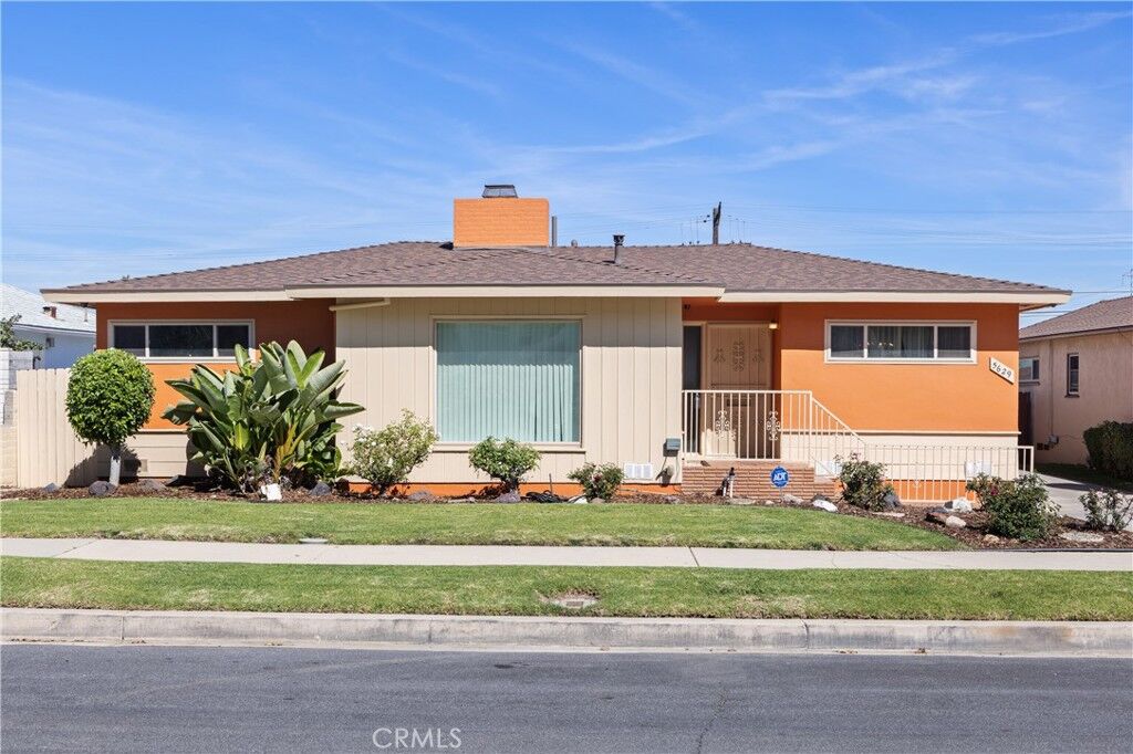 Property Photo:  5629 Brushton  CA 90008 