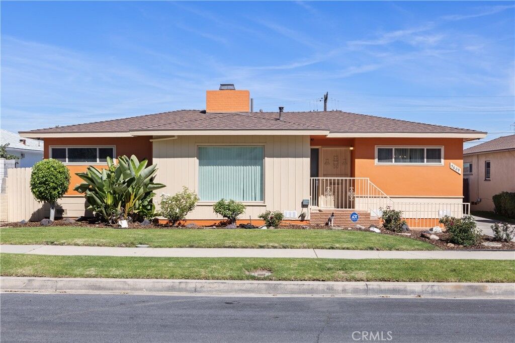 Property Photo:  5629 Brushton  CA 90008 