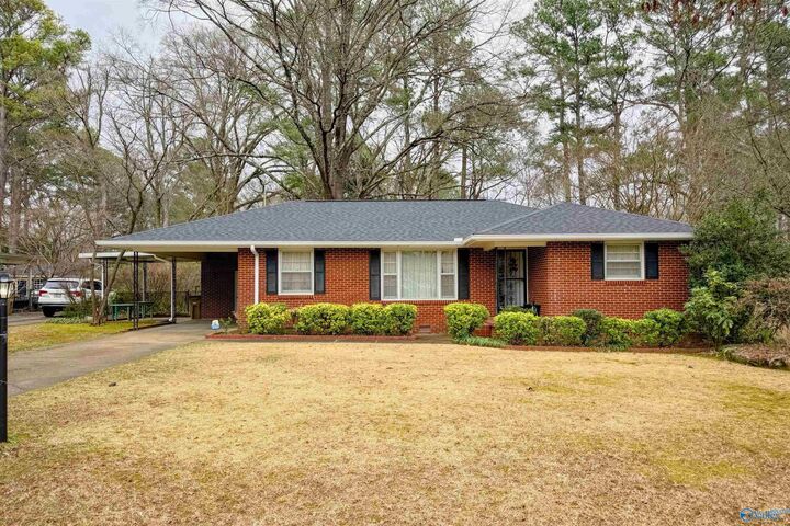 Property Photo:  1508 13th Avenue SE  AL 35601 