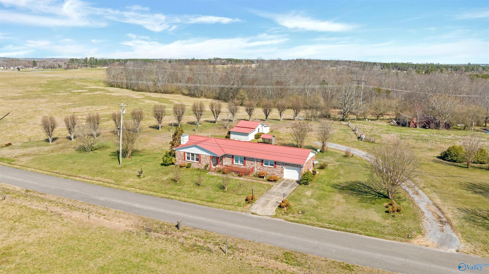 Property Photo:  2008 County Road 48  AL 35771 