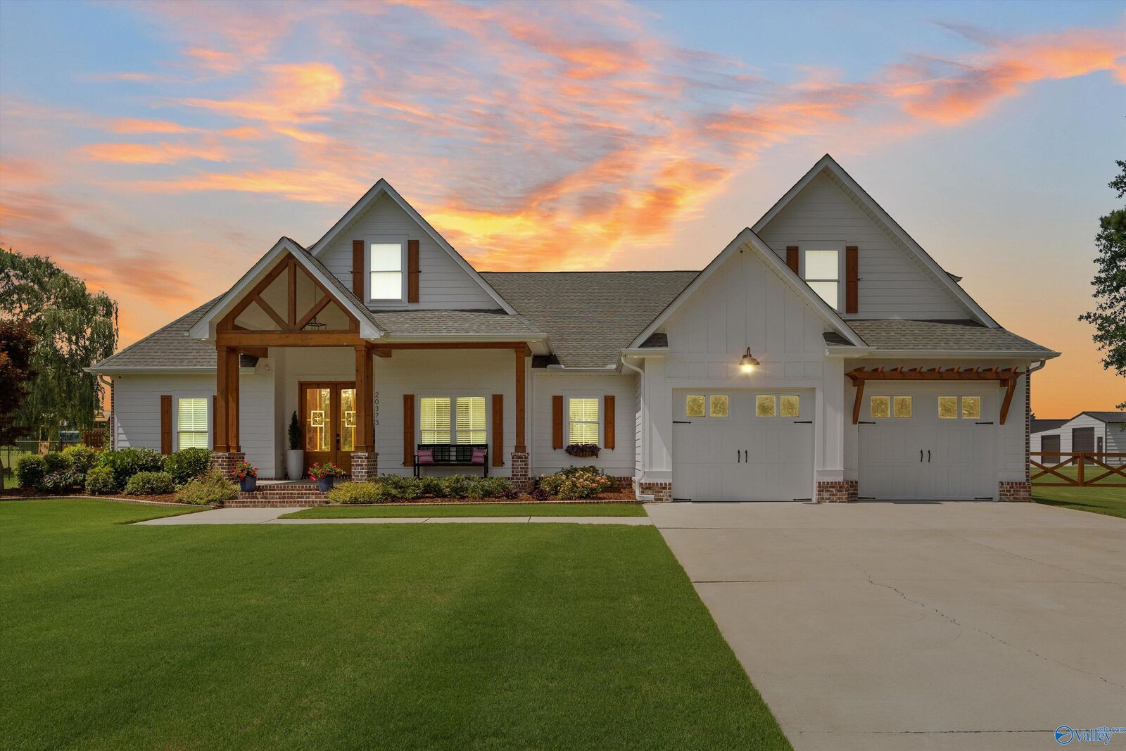 Property Photo:  20373 Edgewood Road  AL 35614 