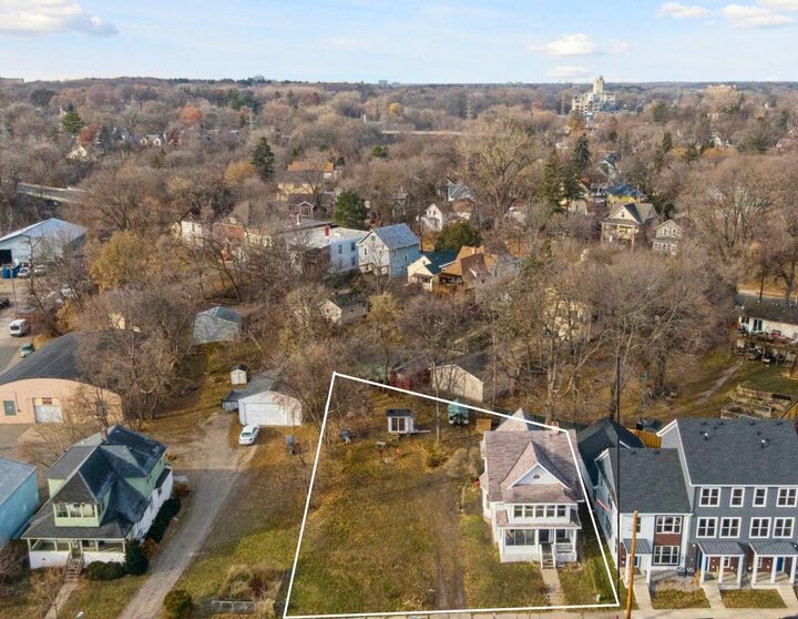 Property Photo: 195 James Avenue N MN 55405