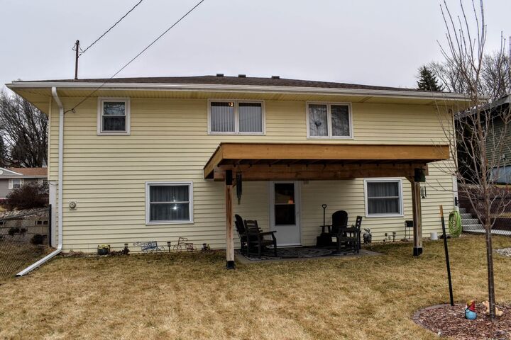 Property Photo:  5610 Myers Ave  IA 51106 
