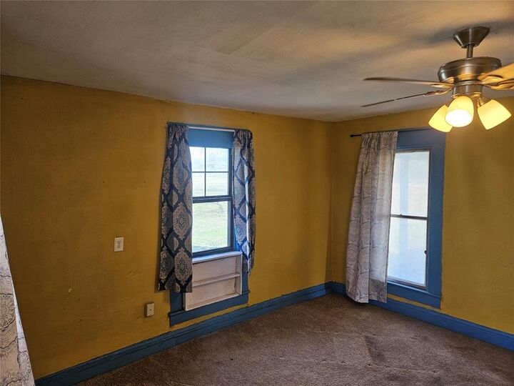 Property Photo:  1106 S 11th Street  OK 73542 