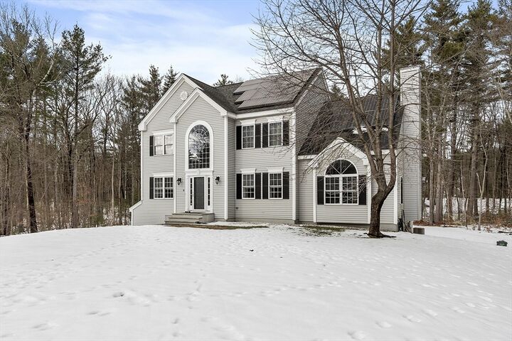 Property Photo: 2 Gabes Pl MA 01462