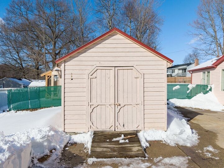 Property Photo:  1086 North St Ext  MA 01030 