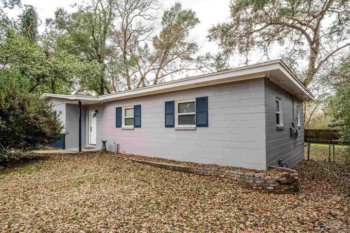 Property Photo:  1503 N 72nd Ave  FL 32506 