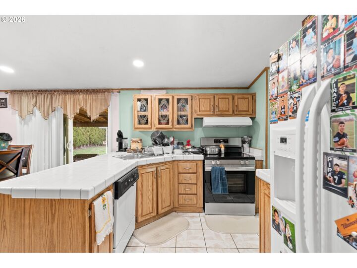 Property Photo: 352 NE Boardman Ave OR 97818