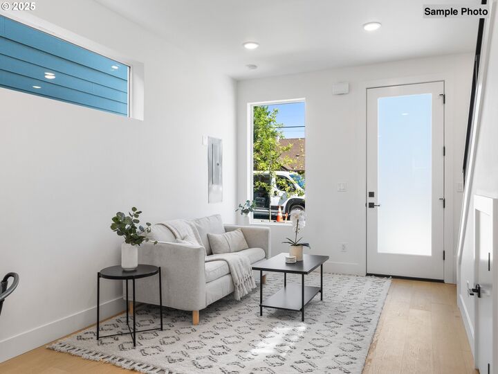 Property Photo: 4368 NE Going St OR 97218