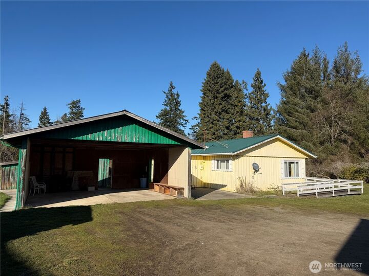 Property Photo:  8275  State Route 20  WA 98368 