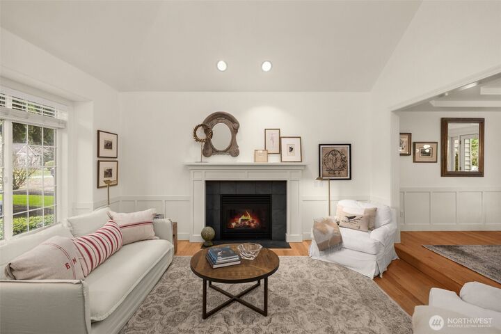 Property Photo: 18604 215th Way NE WA 98077