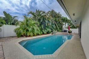 Property Photo:  340 Apache Lane  FL 33487 