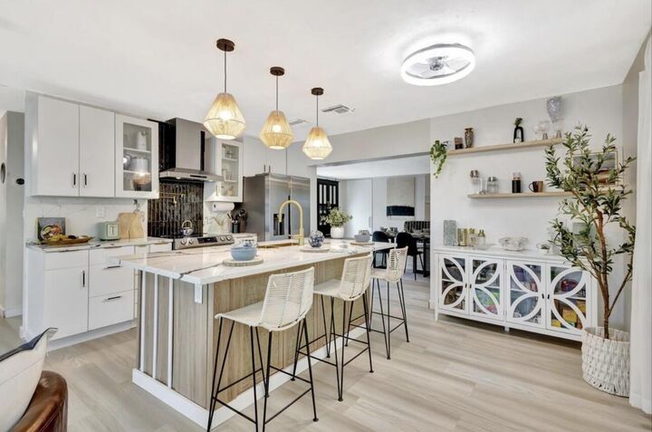 Property Photo:  115 W 31st Court  FL 33404 