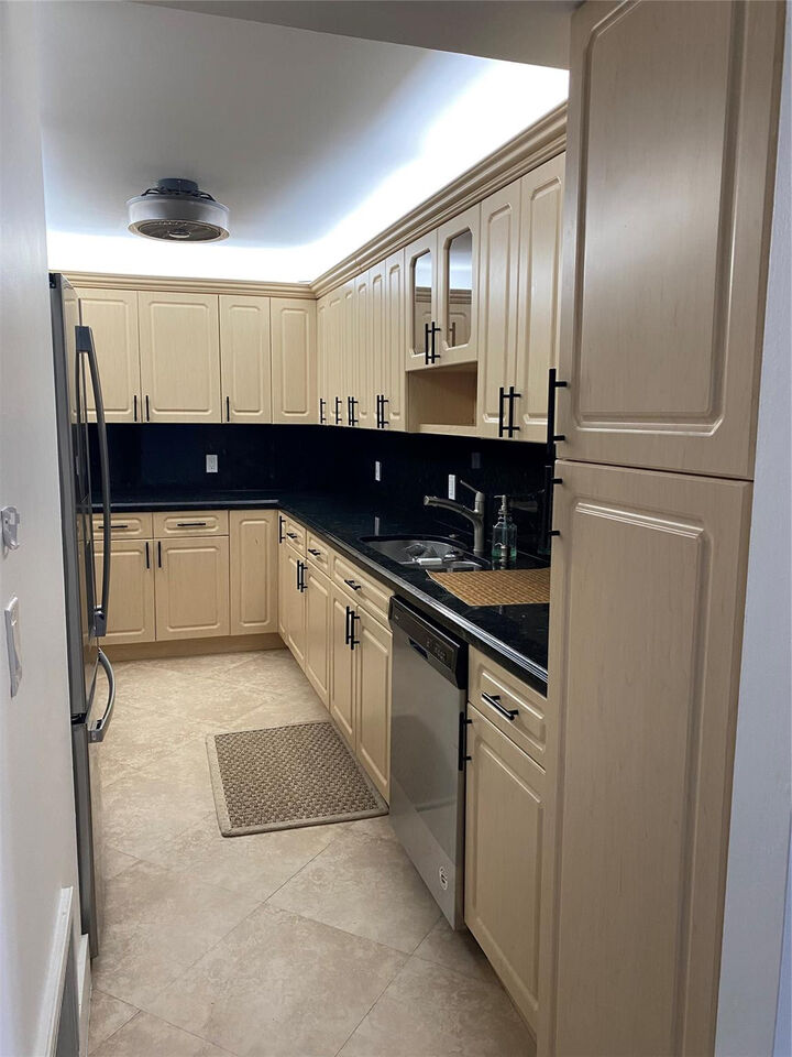 Property Photo:  1200 Hibiscus Avenue 303  FL 33062 