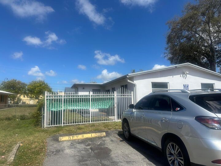 Property Photo: 6109 SW 30th Street FL 33023