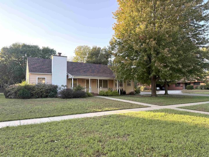 Property Photo: 624 N Springfield KS 67003