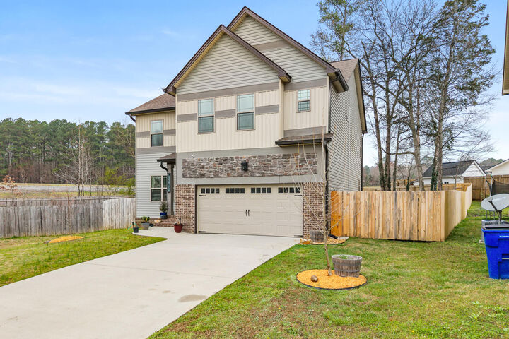 Property Photo:  1182 Stonegate Circle NW  TN 37312 