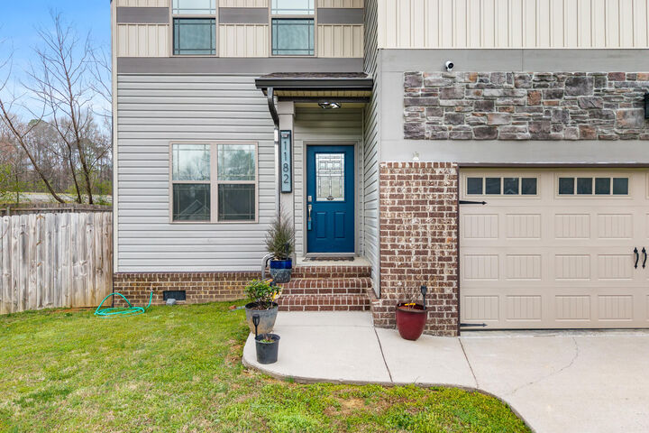 Property Photo:  1182 Stonegate Circle NW  TN 37312 
