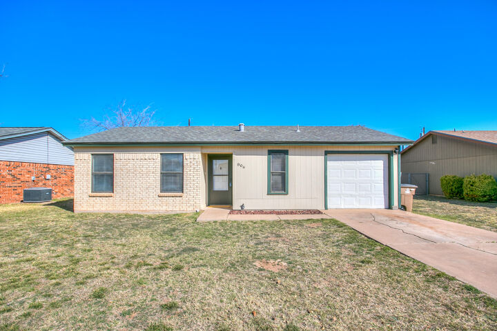 Property Photo: 806 Van Zandt Street TX 76905