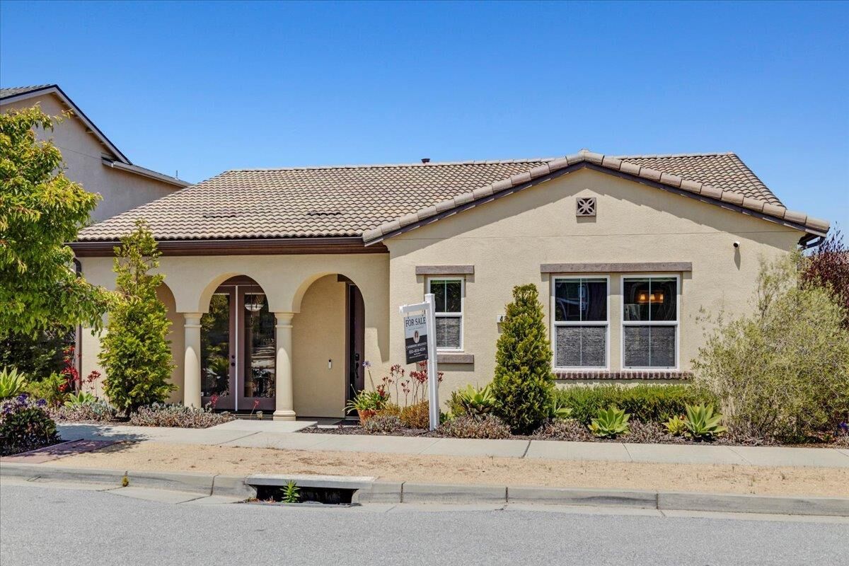 Property Photo:  481 Logan Way  CA 93933 
