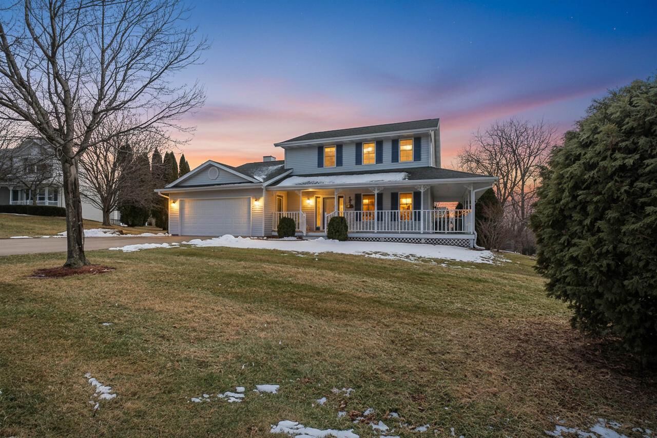 Property Photo: 627 Cambridge Drive WI 54971