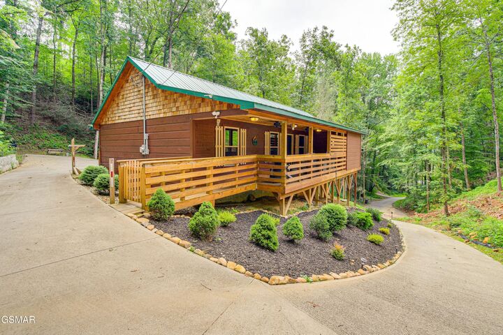 Property Photo:  1046 Cheshire Court  TN 37738 