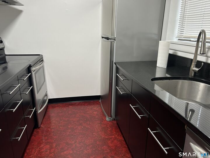 Property Photo: 38 North Main Street Apt 32 CT 06107